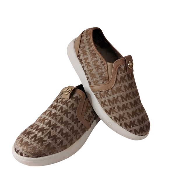 Michael Kors Girls Slipon Loafer Shoes Size USA 5 EUR 37 Signature Tan Gold Logo - Picture 1 of 9